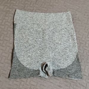 High Waisted Seamless booty workout shorts Weightlifting Running Size Large
